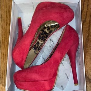 Traffic Fuchsia Platform Heels